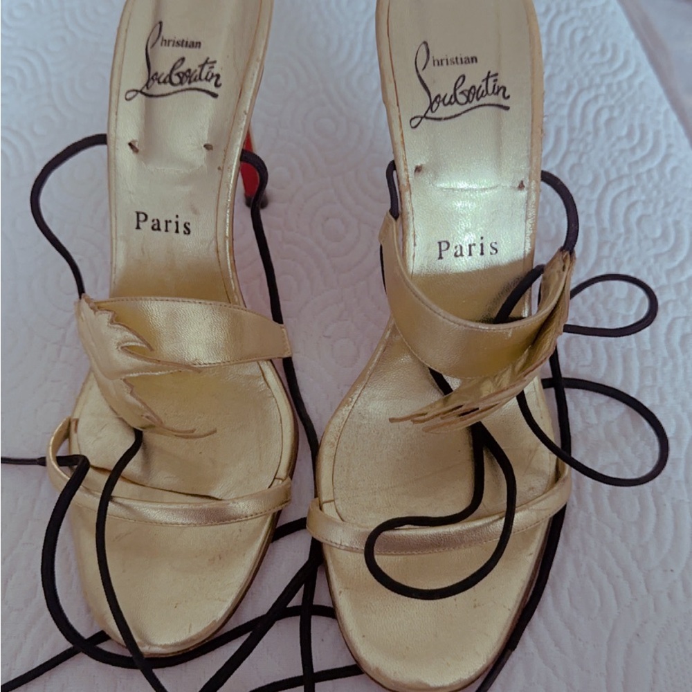 Used sandal bought it from here but it was to big for me. Lovely sandal.